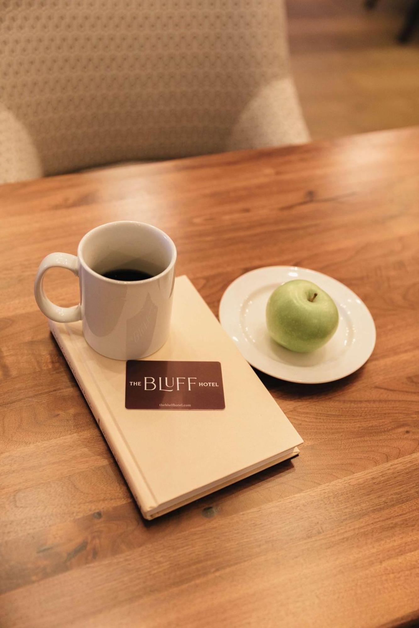 The Bluff Hotel Savannah, Tapestry Collection By Hilton Bagian luar foto
